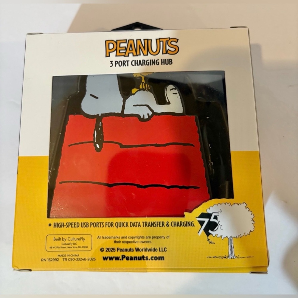 Peanuts 3 port Charging Hub Brand New - Picture 9 of 10